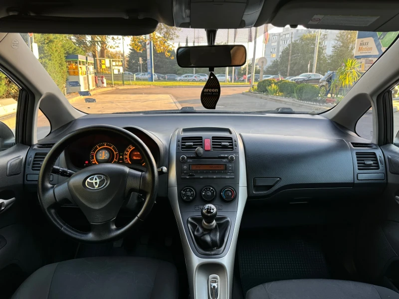 Toyota Auris 1.4 D4D, снимка 10 - Автомобили и джипове - 47480630