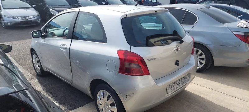 Toyota Yaris, снимка 4 - Автомобили и джипове - 47621871