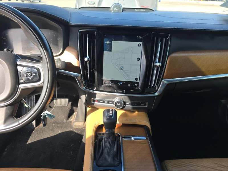 Volvo S90 Bower&Wilkins* T6 INSC* Обдух* HeadUp* Distronic* , снимка 10 - Автомобили и джипове - 52317947