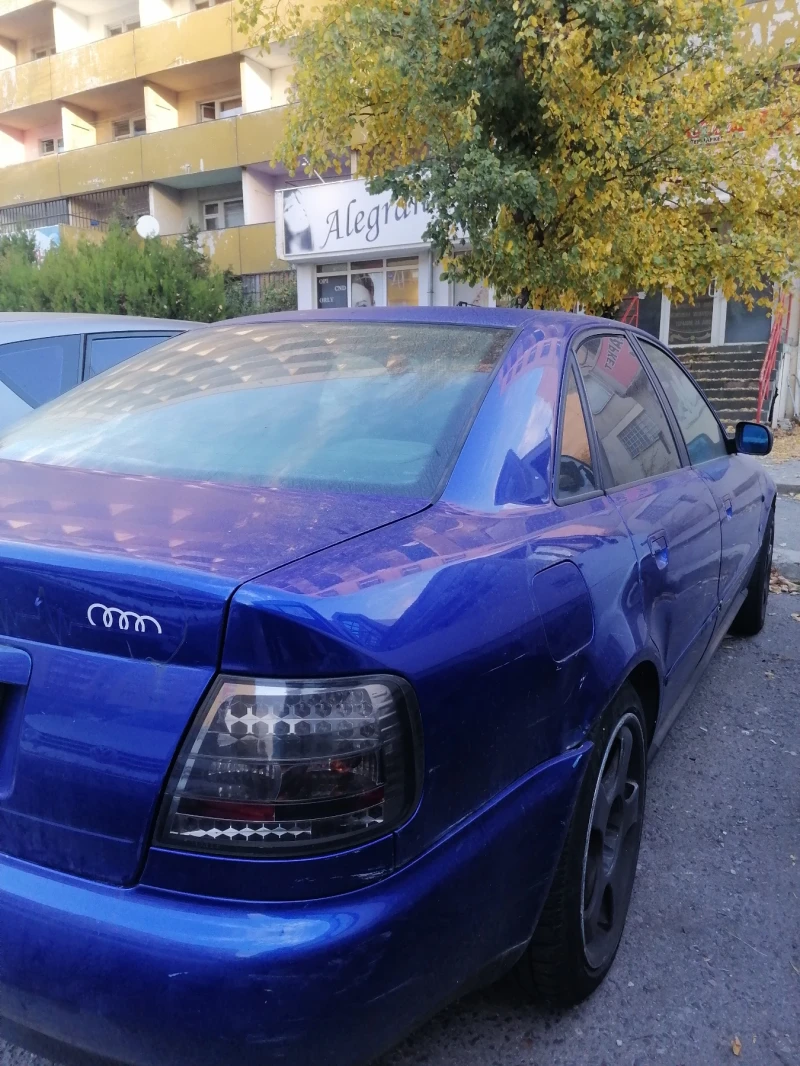 Audi A4 2.6, снимка 2 - Автомобили и джипове - 52646124