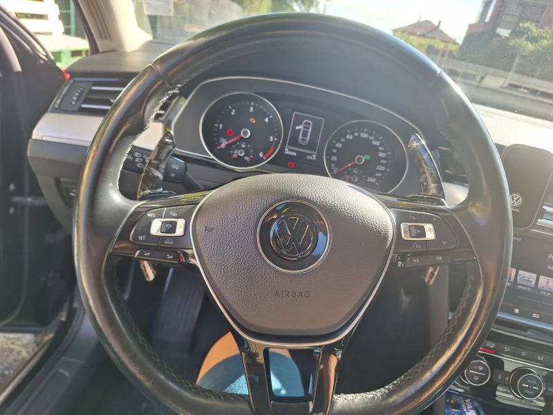 VW Passat, снимка 9 - Автомобили и джипове - 52119061