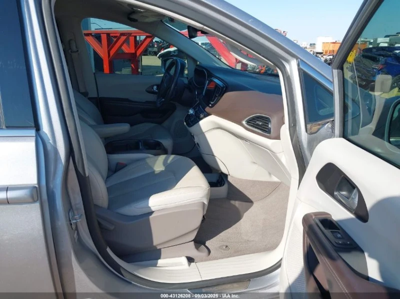 Chrysler Pacifica * TOURING L* , снимка 5 - Автомобили и джипове - 52825218