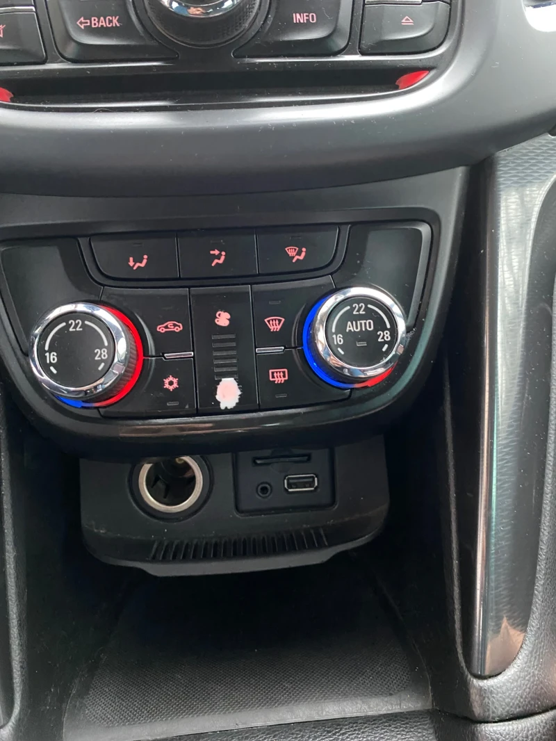 Opel Zafira, снимка 9 - Автомобили и джипове - 53274847