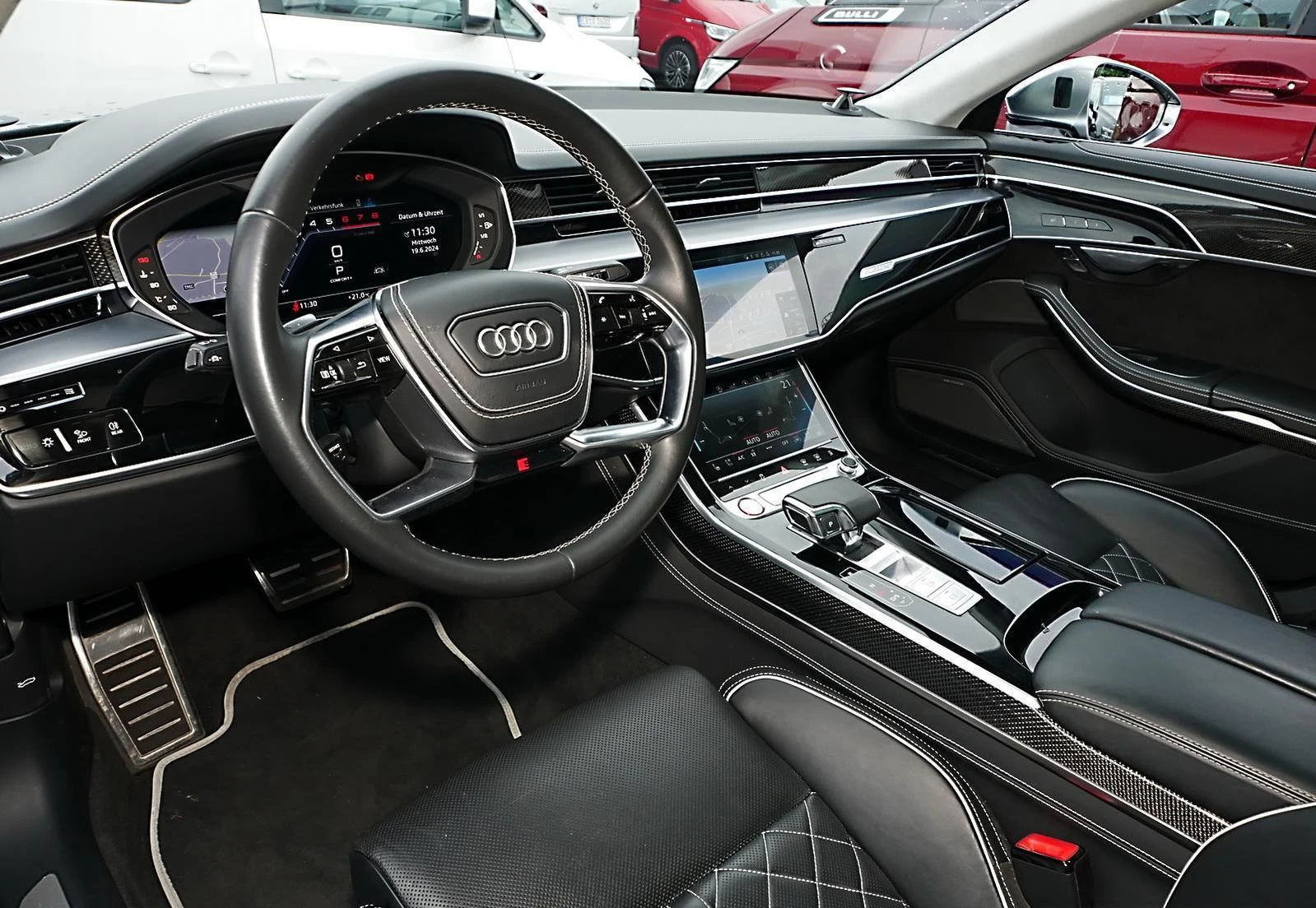 Audi S8 571HP/HUD/PANO/360 /B&O/AMBI/MASSAGE/582b - изображение 5