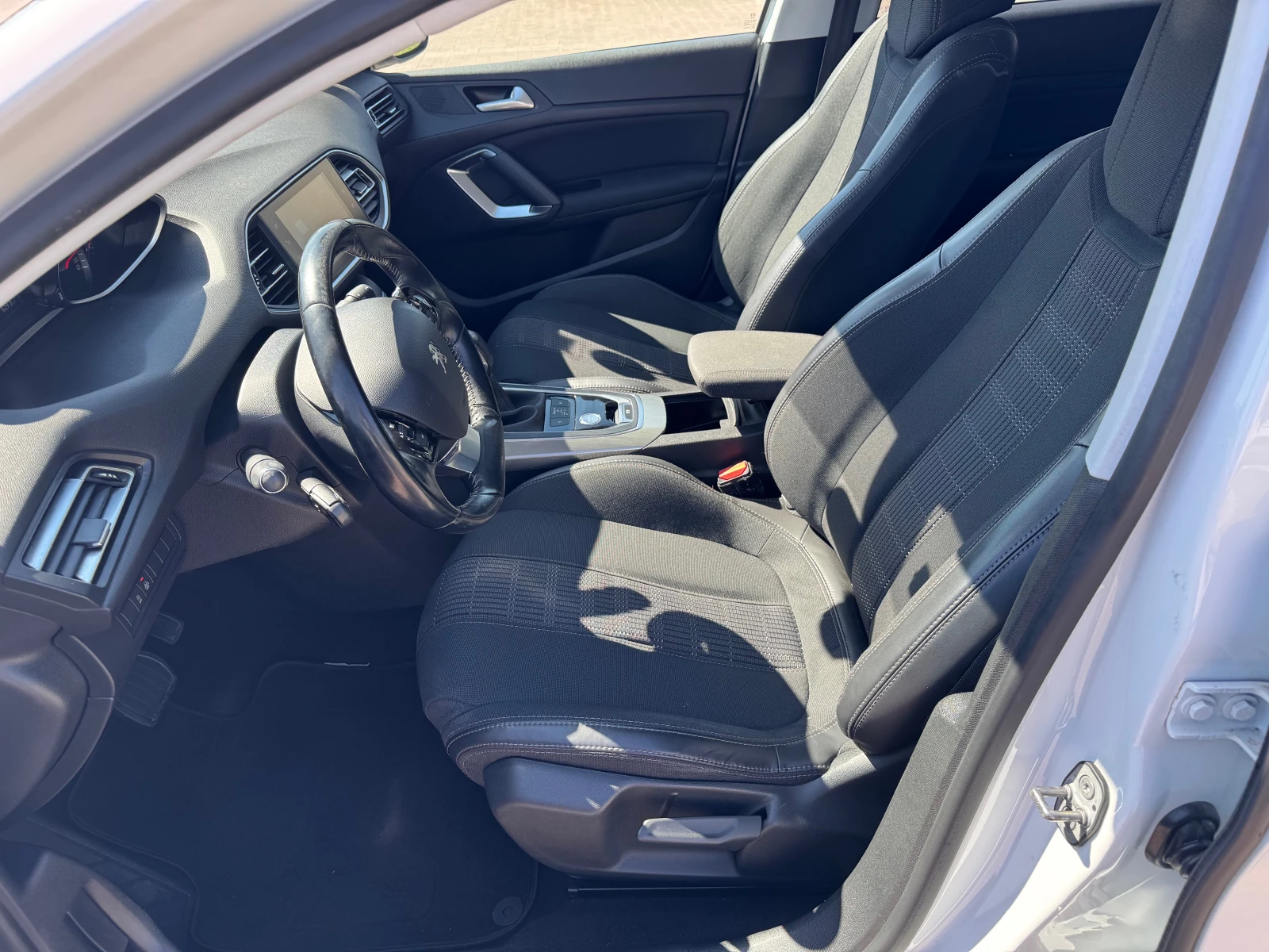 Peugeot 308 1, 6 HDI - изображение 7