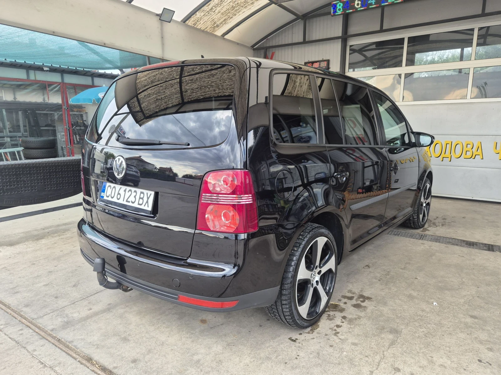 VW Touran 2.0TDI 170кс. Фейслифт  - изображение 6
