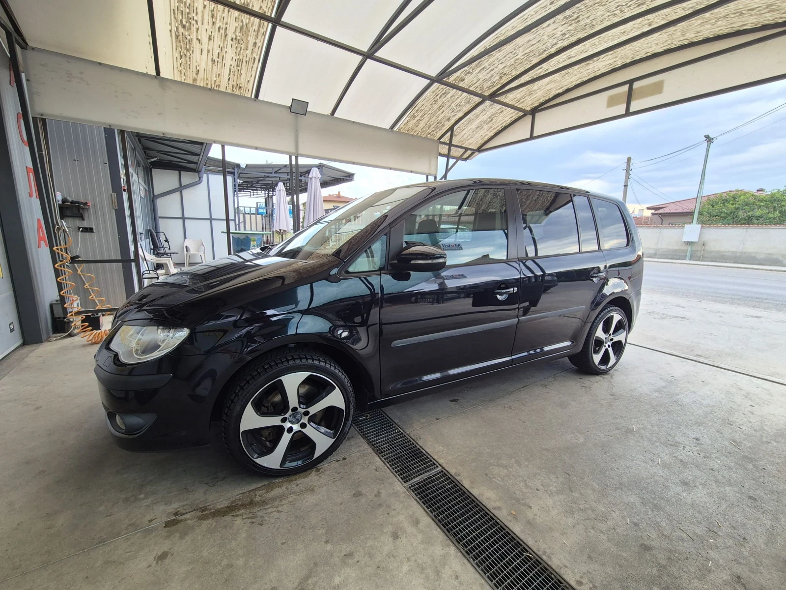 VW Touran 2.0TDI 170кс. Фейслифт  - изображение 3