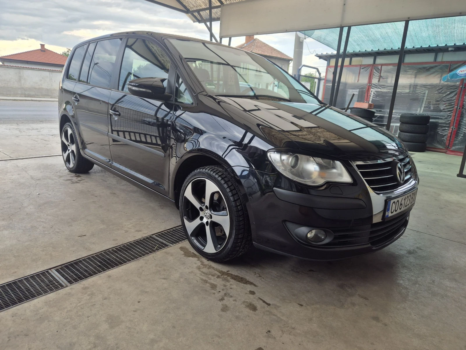 VW Touran 2.0TDI 170кс. Фейслифт  - изображение 2