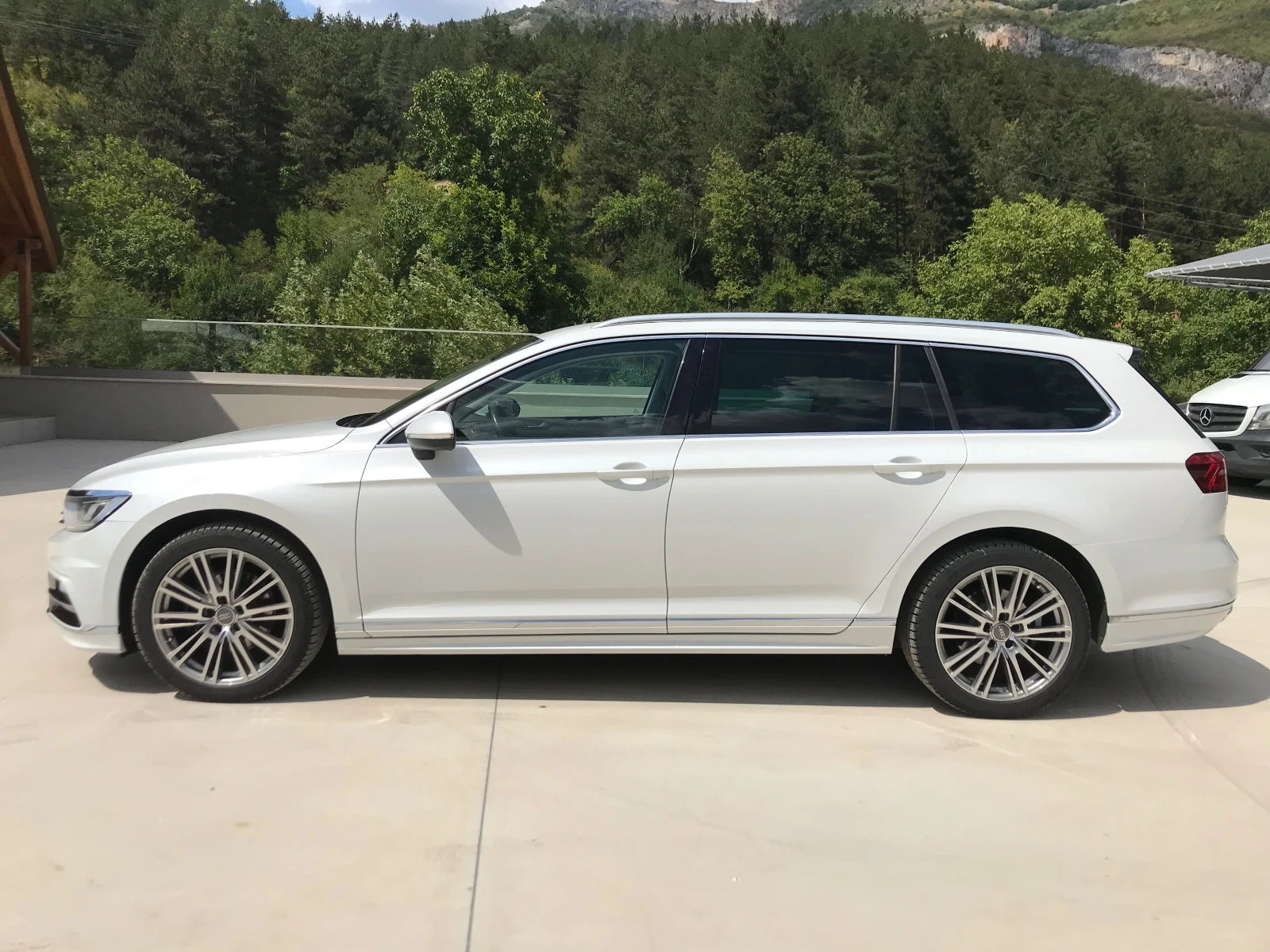 VW Passat 2, 0tdi.190k.R-line. - изображение 8