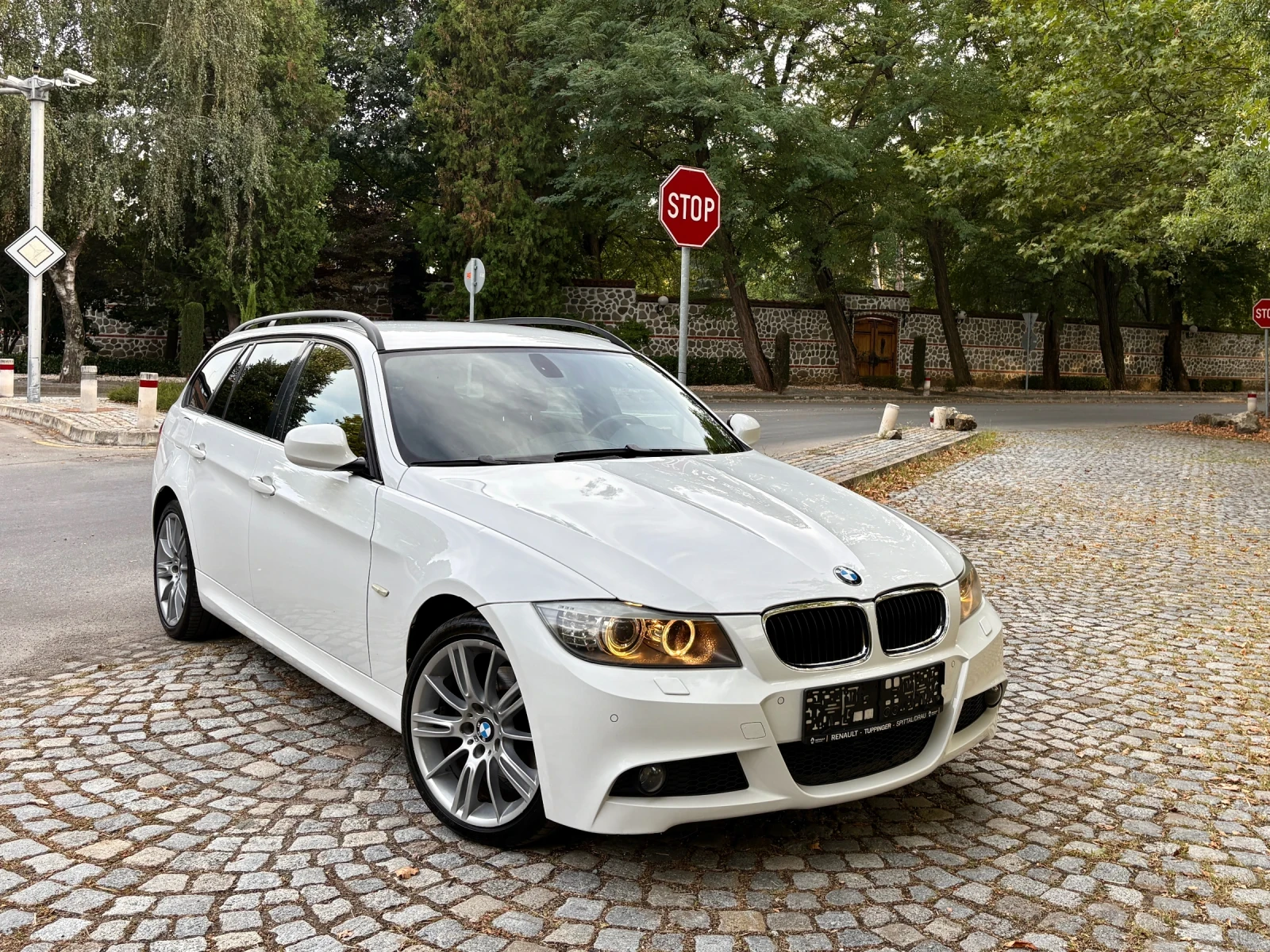 BMW 320 M-PACK* X-DRIVE* NAVI* FACELIFT*  - изображение 2
