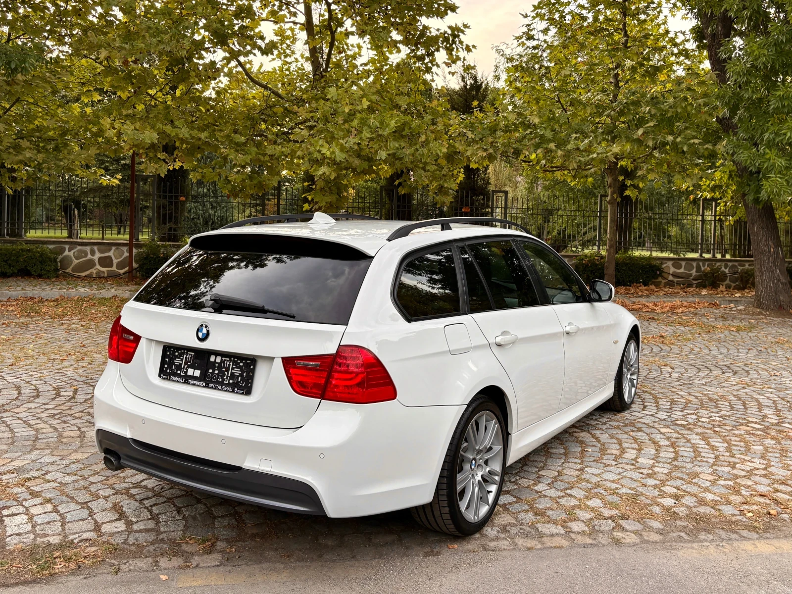 BMW 320 M-PACK* X-DRIVE* NAVI* FACELIFT*  - изображение 4
