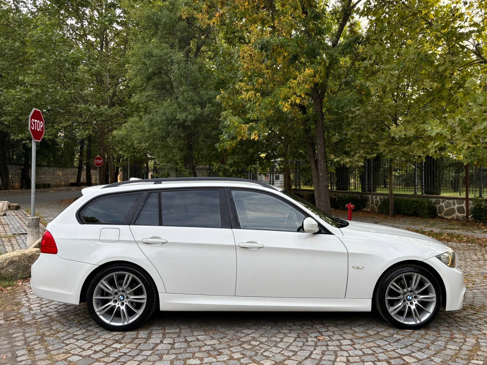 BMW 320 M-PACK* X-DRIVE* NAVI* FACELIFT*  - изображение 6