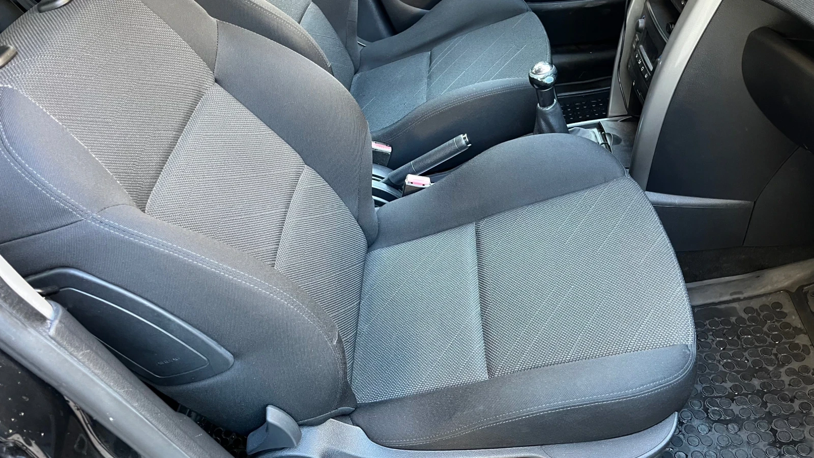 Peugeot 207 1.6 HDI - изображение 8