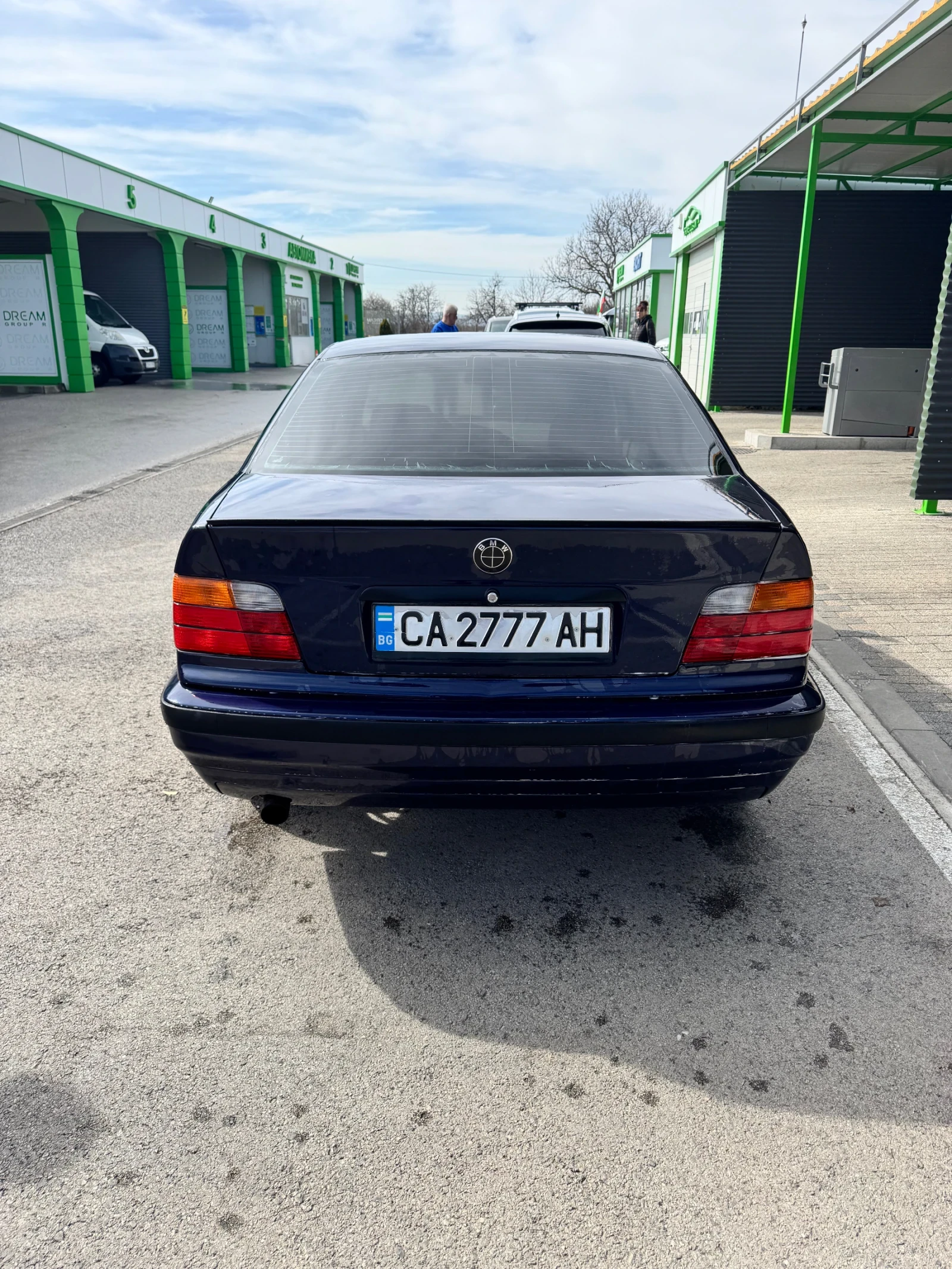 BMW 318, снимка 5 - Автомобили и джипове - 53816969