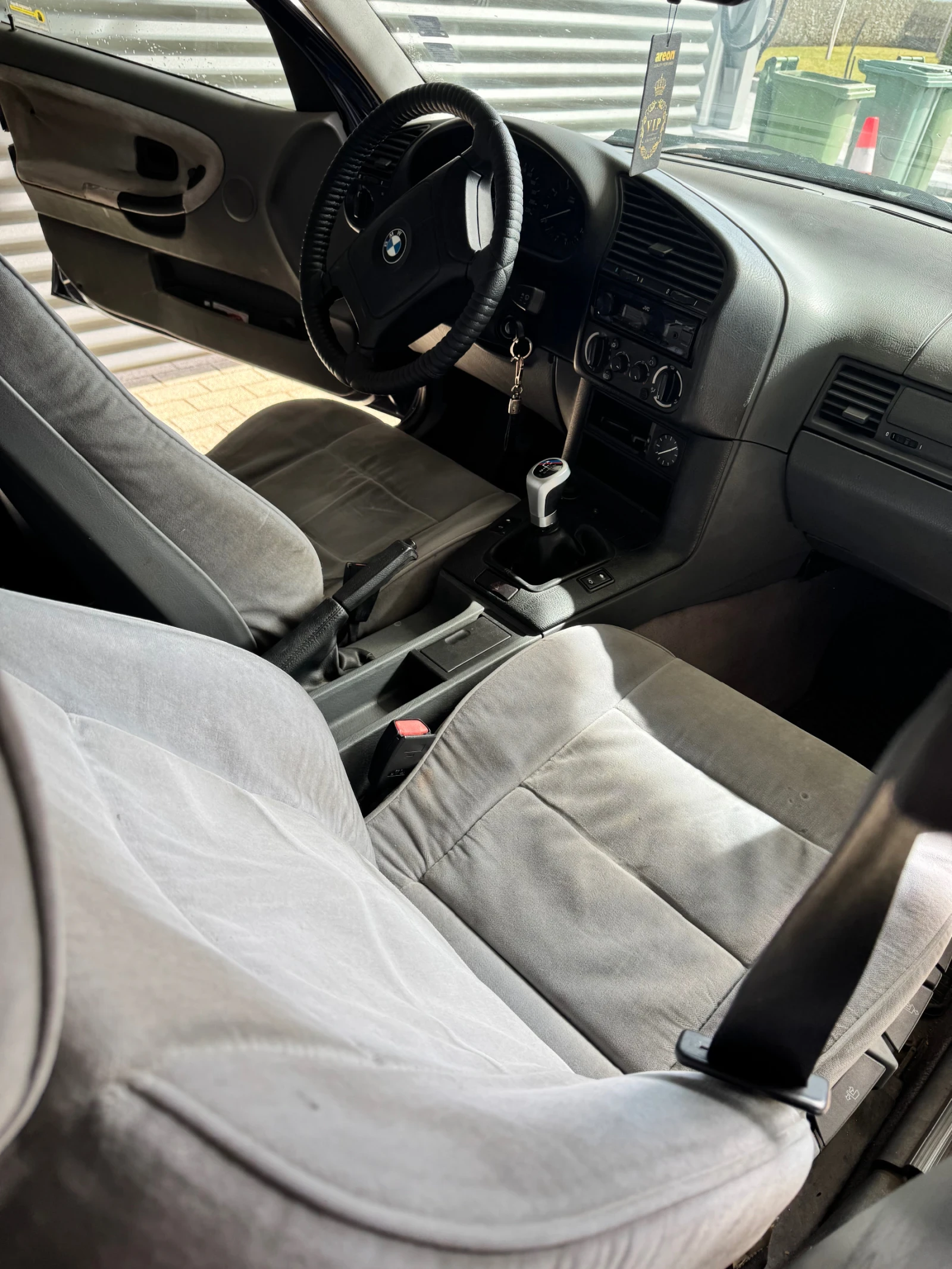 BMW 318, снимка 10 - Автомобили и джипове - 53816969