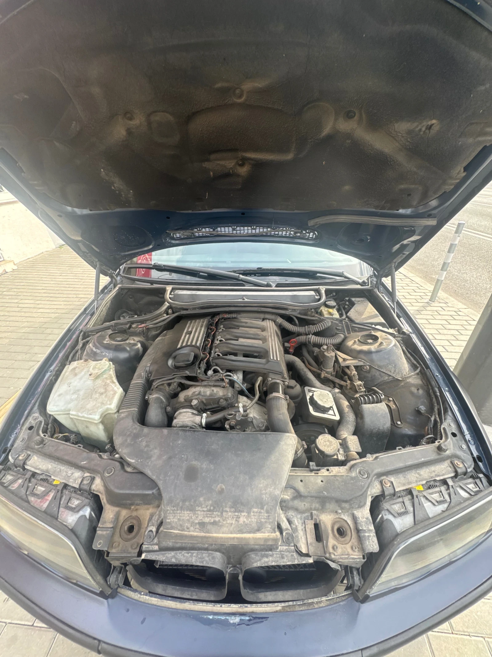 BMW 330, снимка 12 - Автомобили и джипове - 54158633