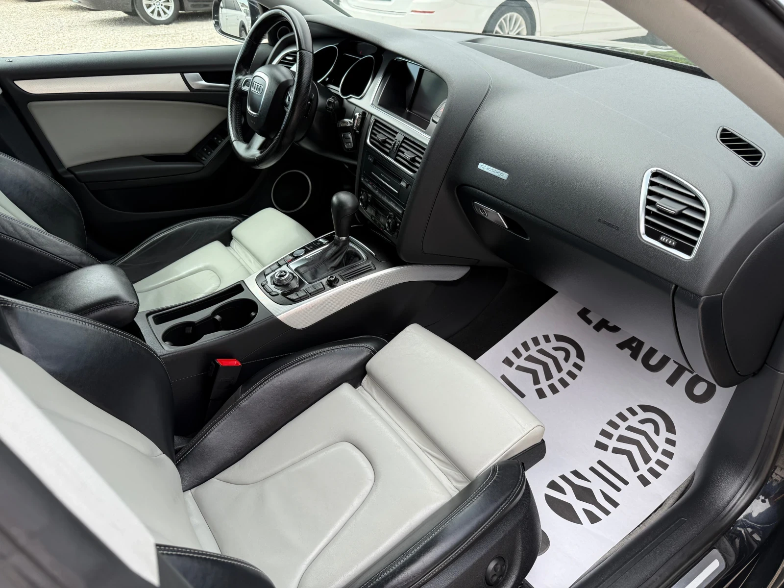 Audi A5 3.0tdi* 239k.c* 4x4* FULL OPTION* TOP, снимка 10 - Автомобили и джипове - 54544021