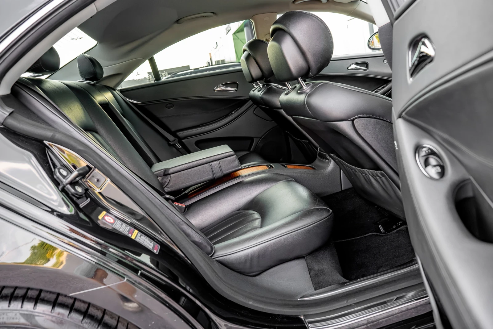 Mercedes-Benz CLS 350 W219 | Harman Kardon | Bi-Xenon | 19" AMG , снимка 11 - Автомобили и джипове - 55025682