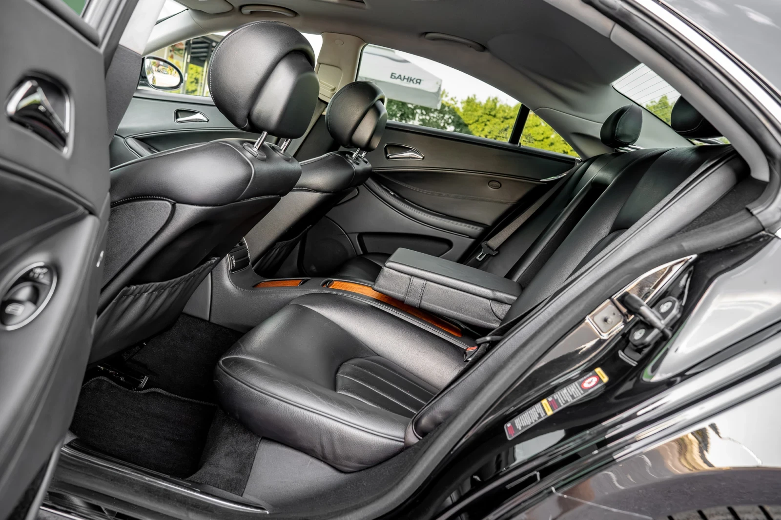 Mercedes-Benz CLS 350 W219 | Harman Kardon | Bi-Xenon | 19" AMG , снимка 12 - Автомобили и джипове - 55025682