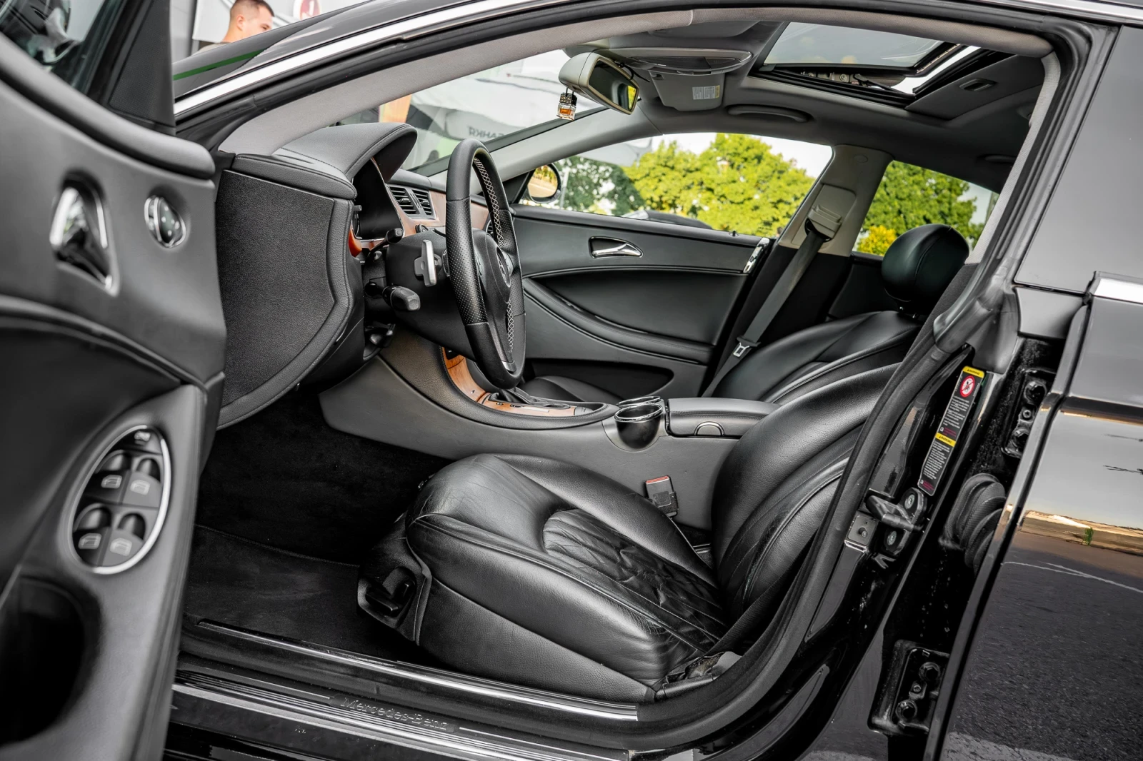 Mercedes-Benz CLS 350 W219 | Harman Kardon | Bi-Xenon | 19" AMG , снимка 10 - Автомобили и джипове - 55025682