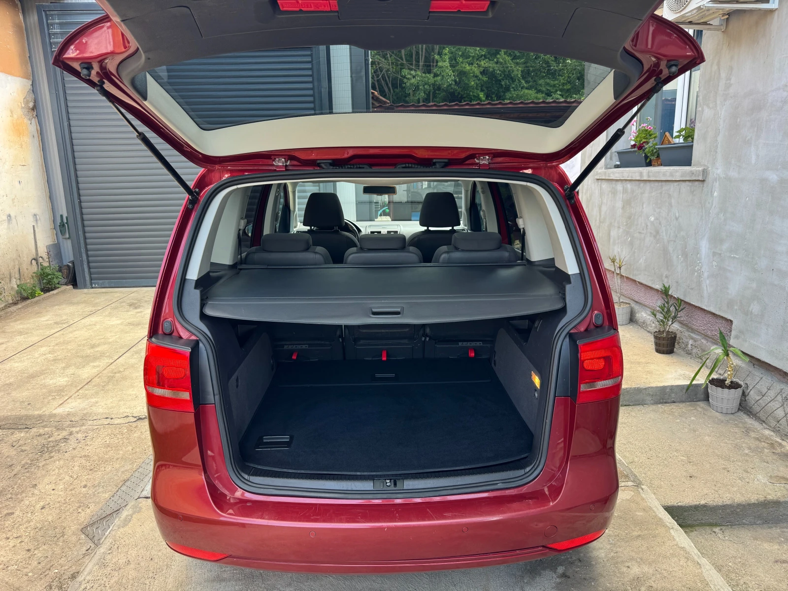 VW Touran 2.0TDi, снимка 14 - Автомобили и джипове - 55087548