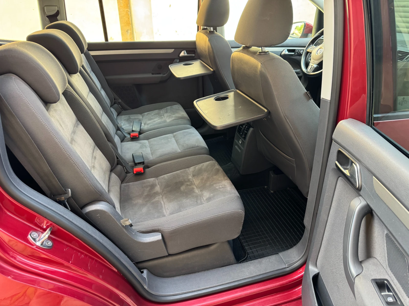 VW Touran 2.0TDi, снимка 13 - Автомобили и джипове - 55087548