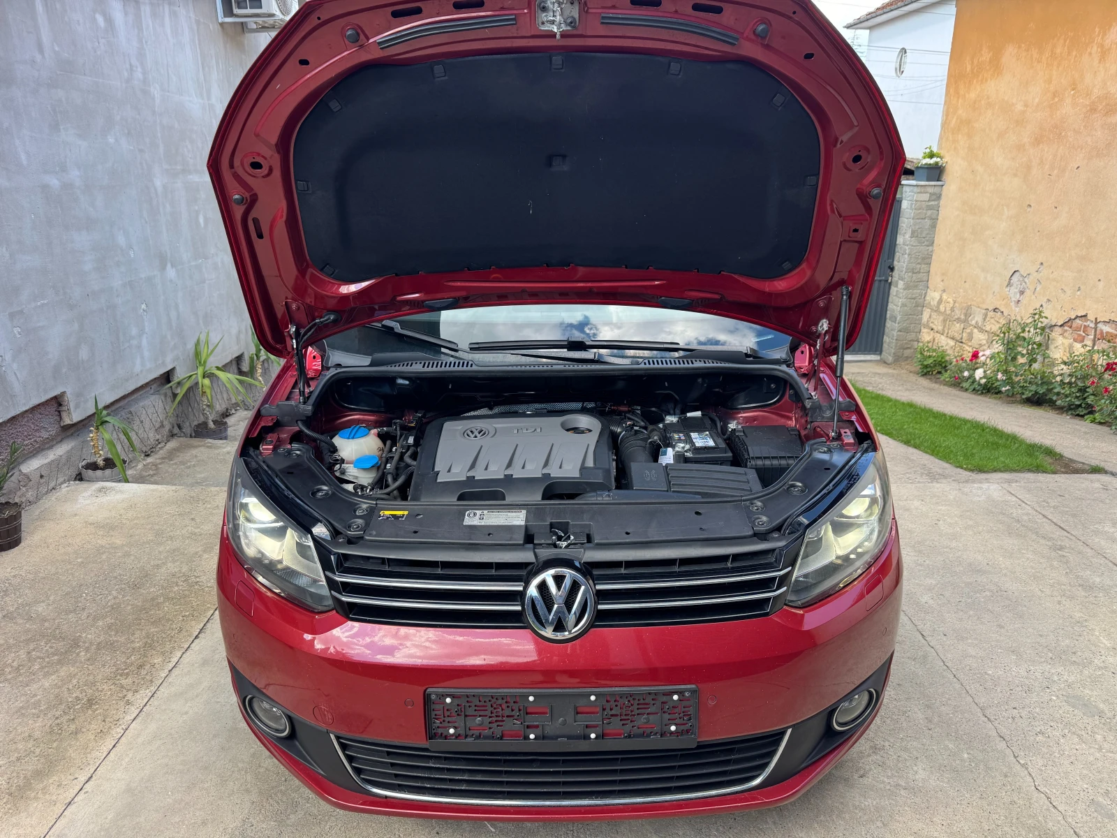 VW Touran 2.0TDi, снимка 16 - Автомобили и джипове - 55087548