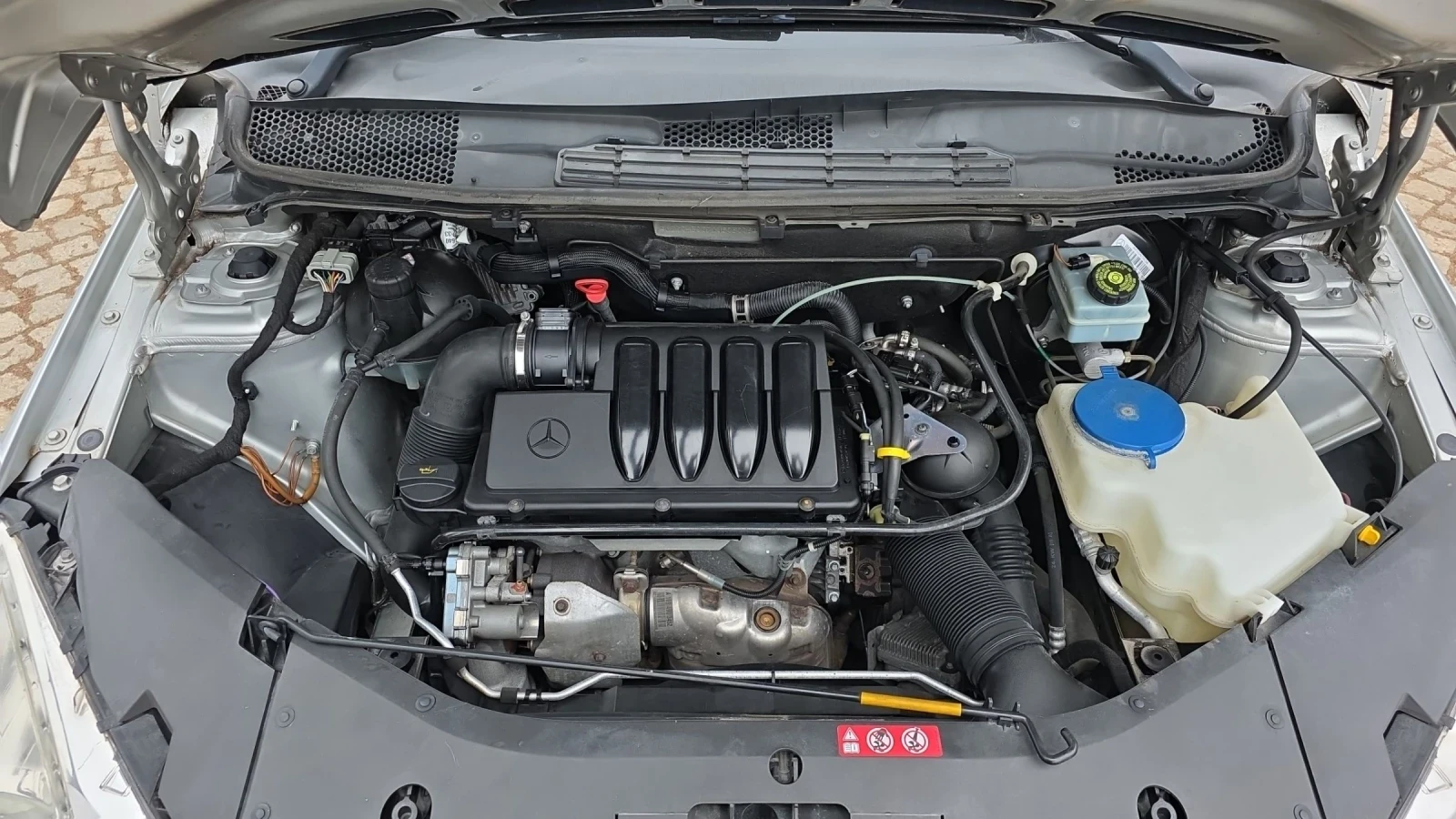 Mercedes-Benz B 200 CDi, снимка 13 - Автомобили и джипове - 55156378