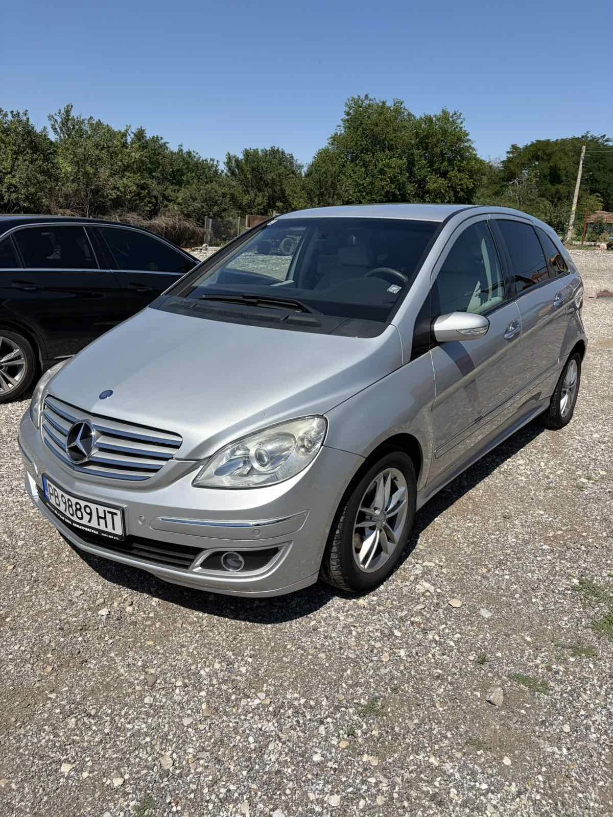 Mercedes-Benz B 180