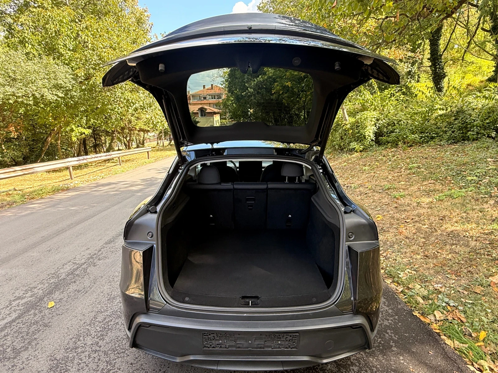 Tesla Y Juniper Long Range Dual Motor ГАРАНЦИЯ, снимка 11 - Автомобили и джипове - 56249170