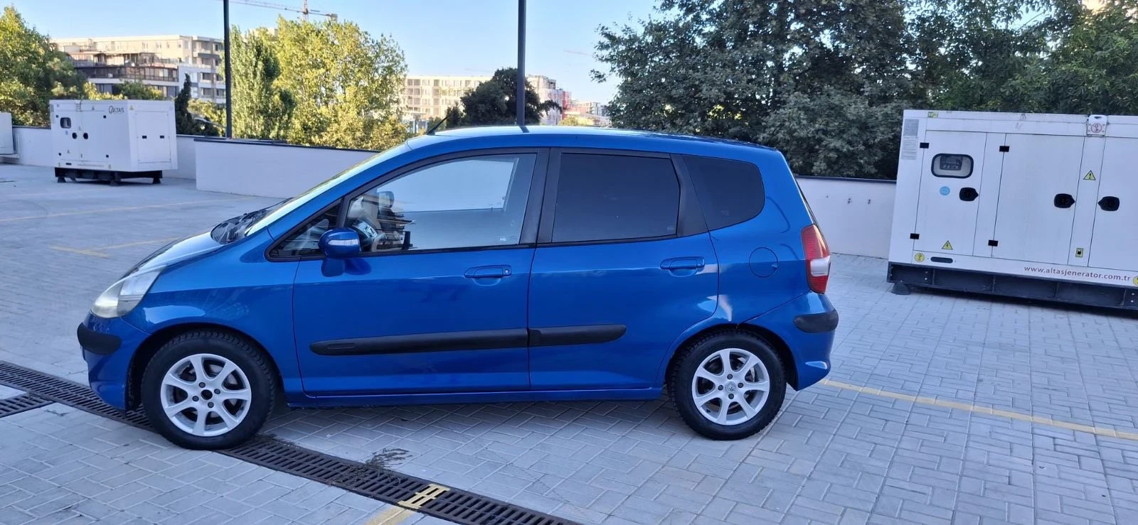 Honda Jazz 1.4 бензин 2007 год , снимка 3 - Автомобили и джипове - 56345211
