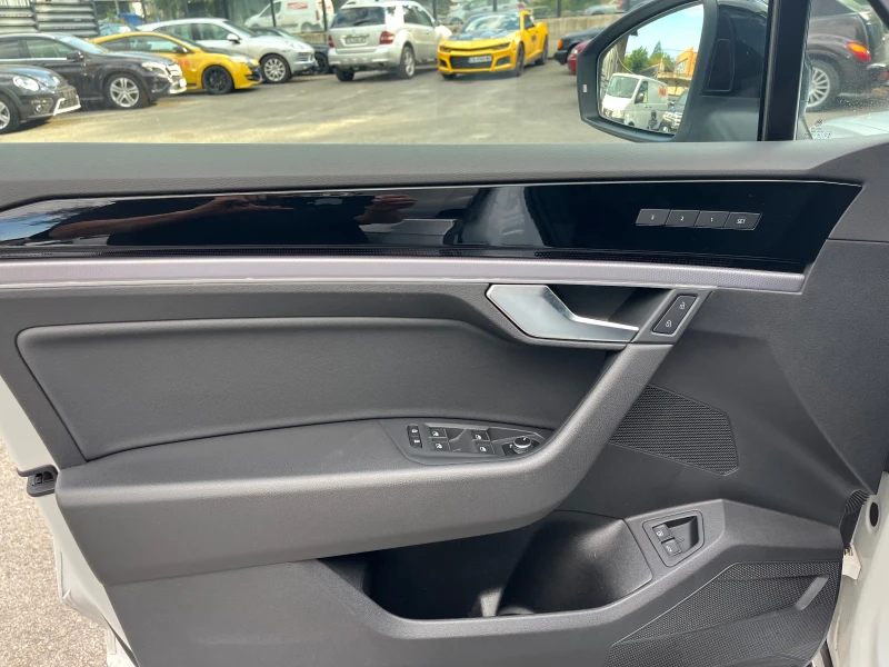 VW Touareg 3.0/R-line/eHybrid/4Motion, снимка 13 - Автомобили и джипове - 51727922