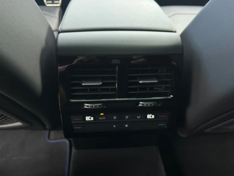 VW Touareg 3.0/R-line/eHybrid/4Motion, снимка 12 - Автомобили и джипове - 51727922