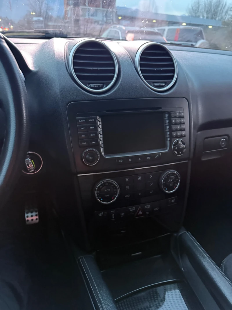 Mercedes-Benz ML 320, снимка 13 - Автомобили и джипове - 52630233