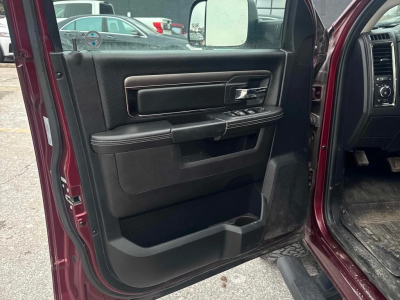 Dodge RAM 1500 * Sport * CARFAX * БЕЗ ПЪРВОНАЧАЛНА ВНОСКА, снимка 12 - Автомобили и джипове - 52869117