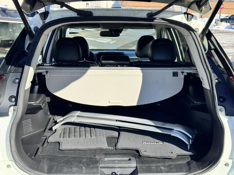 Nissan Rogue AWD SL PLATINUM/ TWO SETS OF TIRES/KEYLESS* КОЖА, снимка 11 - Автомобили и джипове - 53560300