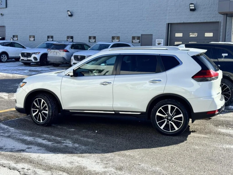 Nissan Rogue AWD SL PLATINUM/ TWO SETS OF TIRES/KEYLESS* КОЖА, снимка 4 - Автомобили и джипове - 53560300