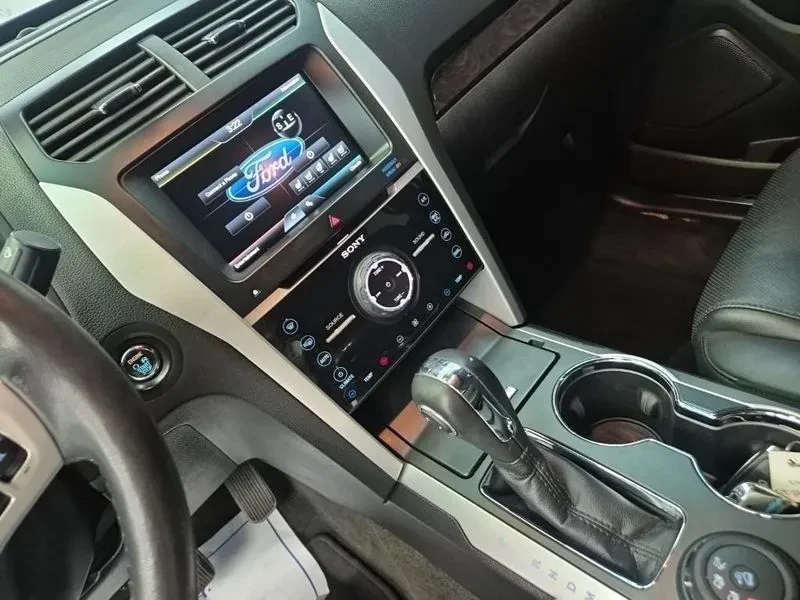 Ford Explorer 3.5 AWD, снимка 10 - Автомобили и джипове - 54350154