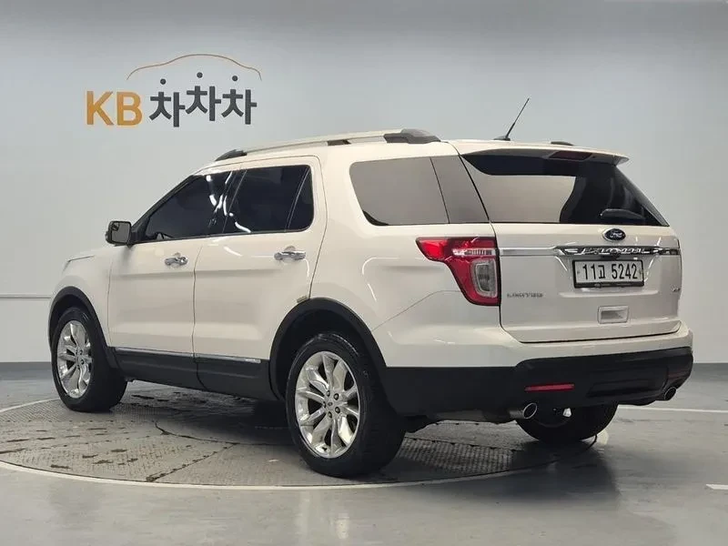Ford Explorer 3.5 AWD, снимка 2 - Автомобили и джипове - 54350154
