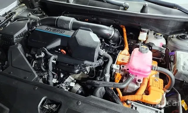 Kia Sportage HYBRID / 4WD / DISTRONIC / ЛИЗИНГ, снимка 6 - Автомобили и джипове - 55631700