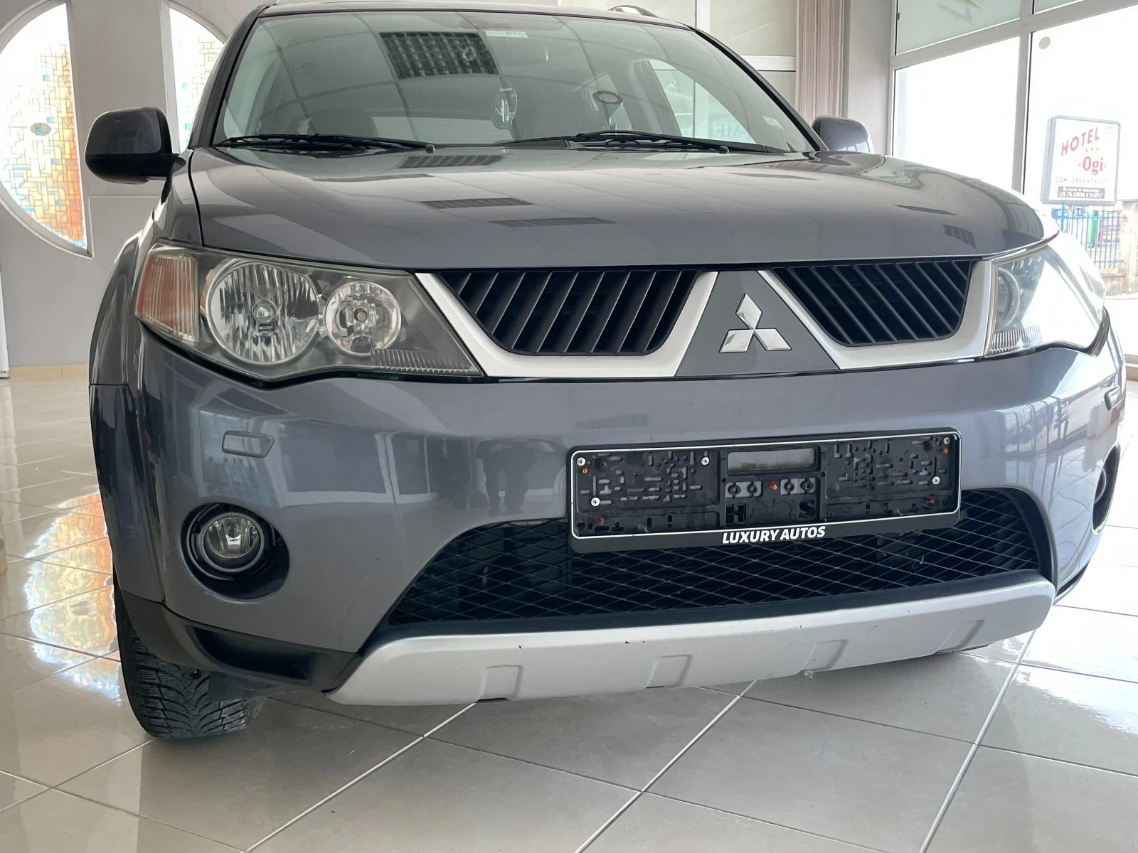 Mitsubishi Outlander 2.2DiD* 4x4* Instyle* 6+ 1* 2 комплекта джанти и г - изображение 4