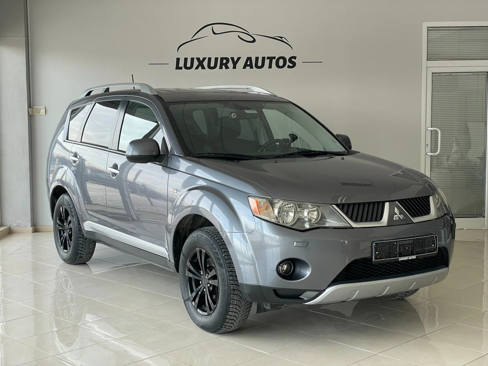 Mitsubishi Outlander 2.2DiD* 4x4* Instyle* 6+ 1* 2 комплекта джанти и г - изображение 2