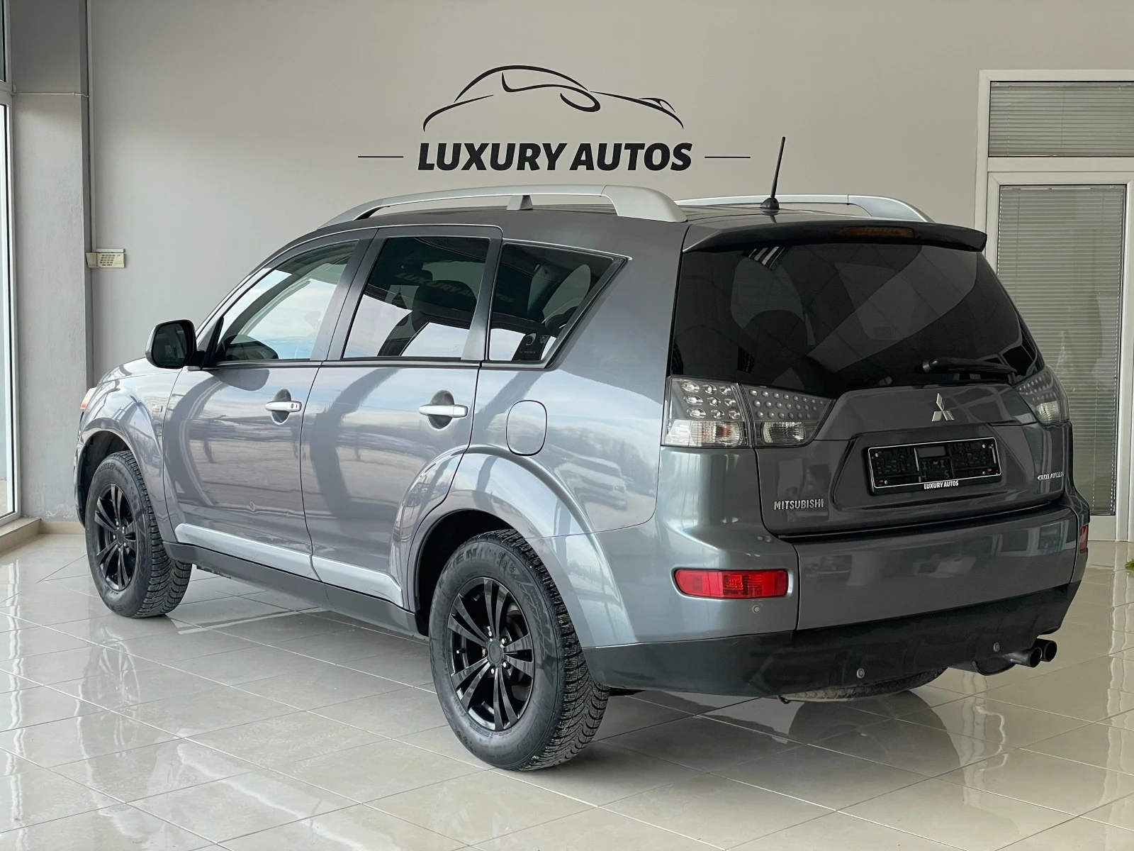 Mitsubishi Outlander 2.2DiD* 4x4* Instyle* 6+ 1* 2 комплекта джанти и г - изображение 6