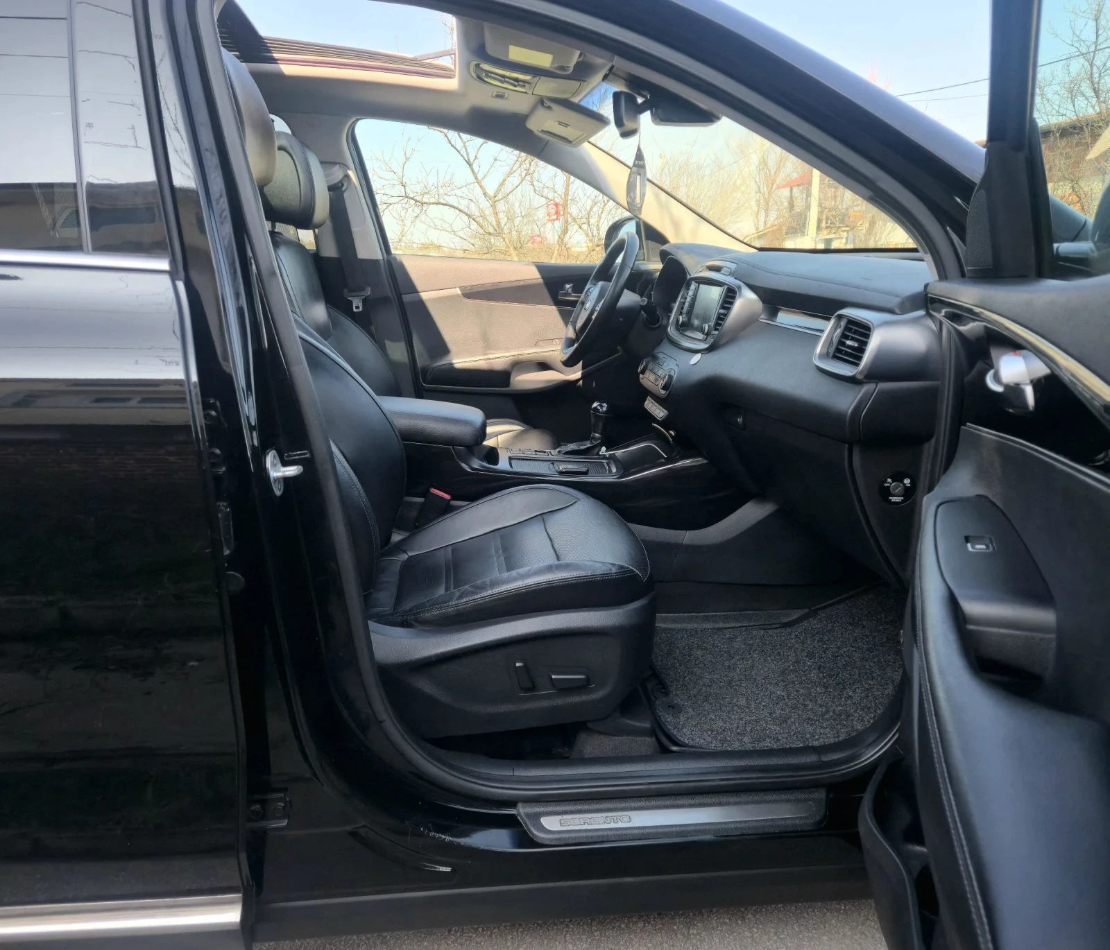 Kia Sorento FULL PLATINIUM 2.2CRDI 4WD CARPLAY WAZE 360 КАМЕРИ - изображение 7
