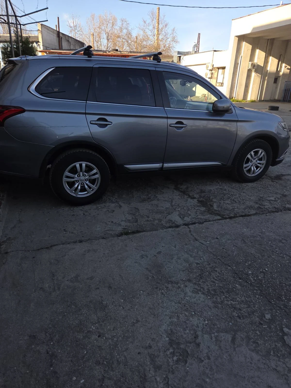 Mitsubishi Outlander, снимка 3 - Автомобили и джипове - 53827278