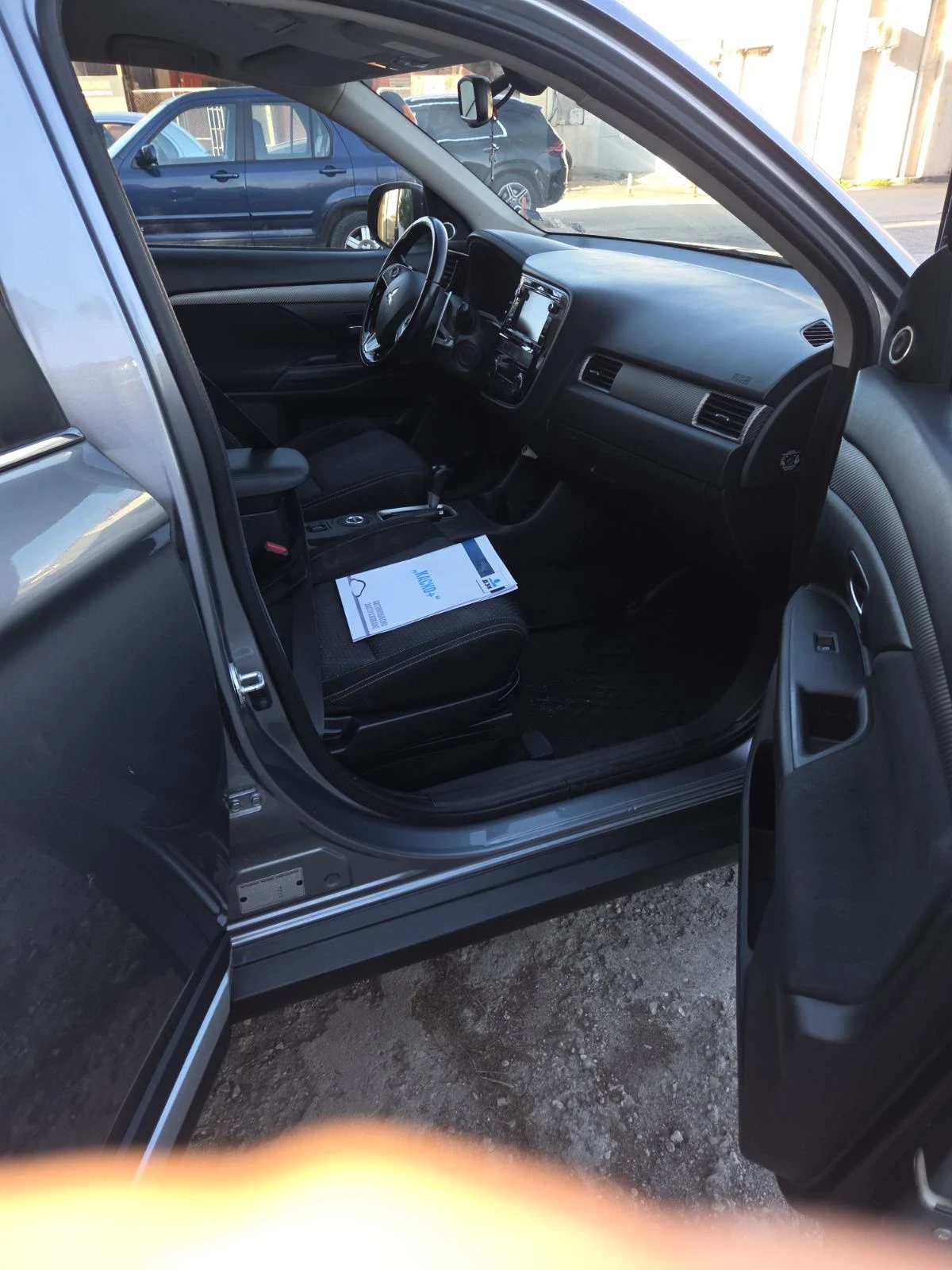 Mitsubishi Outlander, снимка 6 - Автомобили и джипове - 53827278