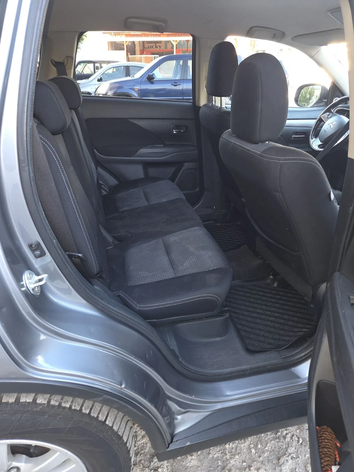 Mitsubishi Outlander, снимка 7 - Автомобили и джипове - 53827278