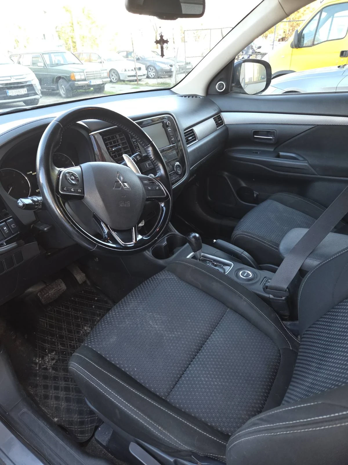 Mitsubishi Outlander, снимка 4 - Автомобили и джипове - 53827278
