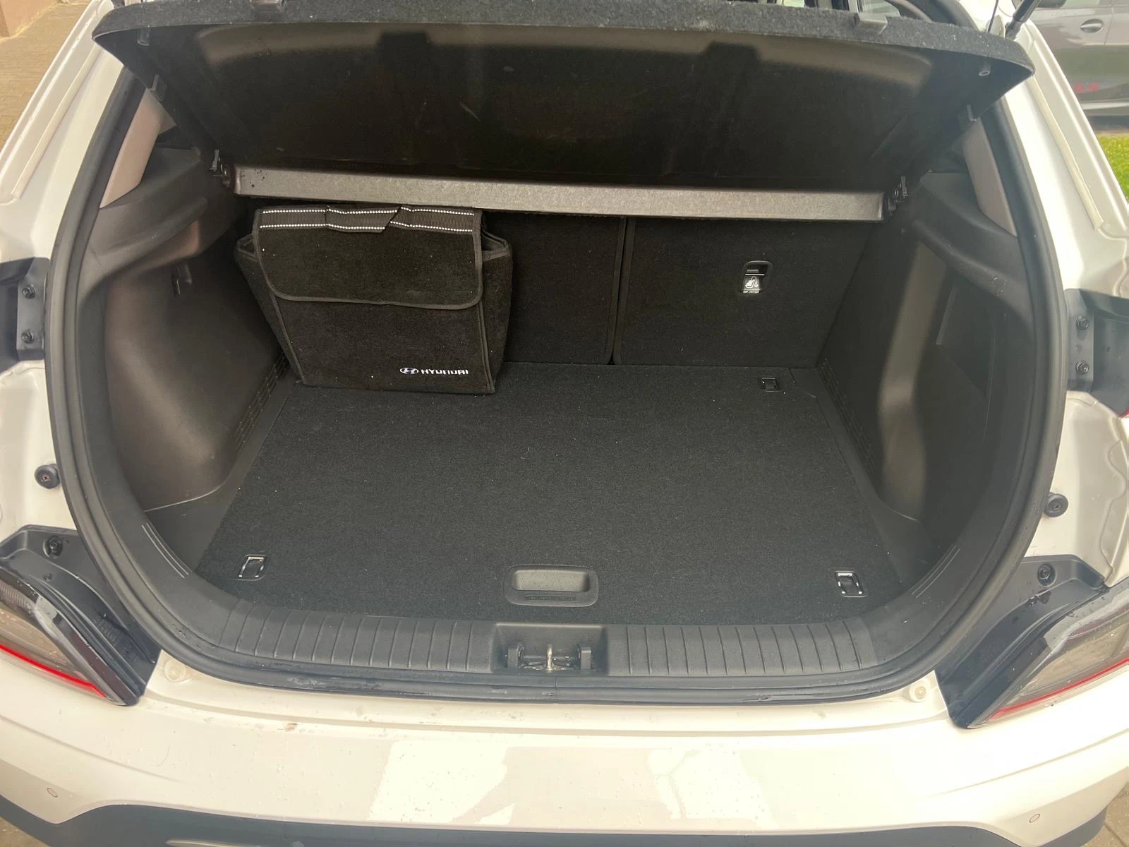 Hyundai Kona 252евро /месец   ГАРАНЦИЯ / SOH 100%, снимка 13 - Автомобили и джипове - 53894483