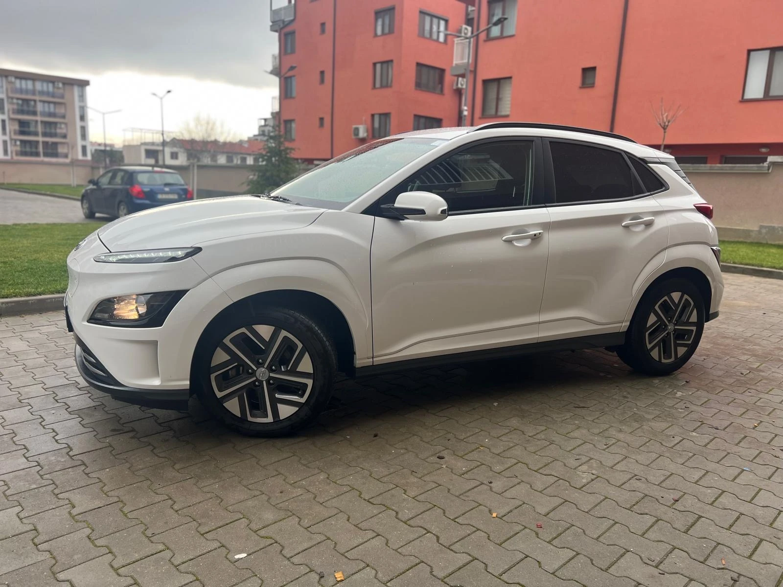 Hyundai Kona 252евро /месец   ГАРАНЦИЯ / SOH 100%, снимка 6 - Автомобили и джипове - 53894483